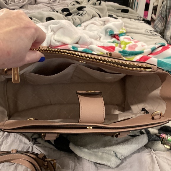 Micheal Kors - Picture 5 of 8